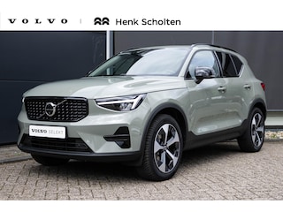 Volvo XC40 B4 Plus Dark | Google Navigatie | 360 graden Camera | Panoramisch schuif-/kanteldak | Lederen bekleding | Harman Kardon Premium Sound |