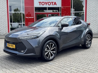 Toyota C-HR 1.8 HYBRID 140 FIRST EDITION STOEL/STUURVERW PARK-SENSOREN BLIND-SPOT EL-ACHTERKLEP NAVI APPLE/ANDROID 18" LM-VELGEN