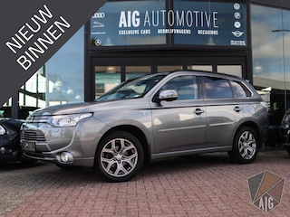 Mitsubishi Outlander 2.0 PHEV Instyle | Camera | Pano | Leder | Trekhaak | Stoelverw.