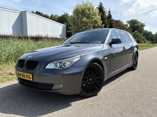 BMW 5-serie Touring 523i Executive / AUTOMAAT / LEER / CRUISE / NAVI / STOELVERWARMING