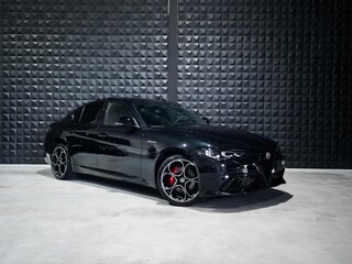 Alfa Romeo Giulia 2.0 T GME AWD Veloce | Pano | 19"| ACC | Matrix |Side | Memo | ACC |