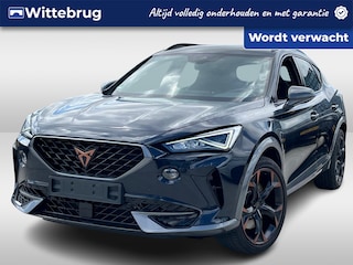 Cupra Formentor 1.4 e-Hybrid 245pk DSG VZ Performance / Kuipstoelen / Camera / Keyless / Stuur en Stoelverwarming / Voorruit Verwarming / 19" LMV / Navigatie / Dynamic Chassis Control / Adaptive Cruise Control