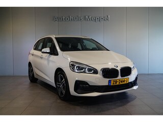 BMW 2-serie Tourer 218i Sport Line | LED | Head-Up Display | Trekhaak | Automaat |