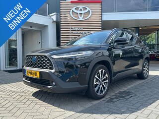 Toyota Corolla Cross 2.0 High Power Hybrid First Edition TREKHAAK STOELVERW DRAADLOOS LADEN KEYLESS ELEK-ACHTERKLEP PARK-SENSOREN 18"LMV APPLE/ANDROID BLUETOOTH HALF-LEDER DAB+