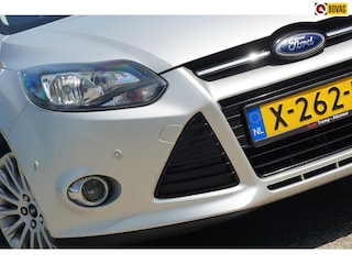 Ford Focus Wagon 1.0 125PK Titanium | Moondust Silver | NAV/SonySound/Auto.inparkeren/Cruise/Clima/Stoelverw. - Volle auto!