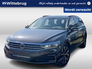 Volkswagen Passat Variant 1.4 TSI PHEV GTE Business / Panorama dak / Trekhaak wegklapbaar / 17'' LM velgen / Navigatie / Carplay