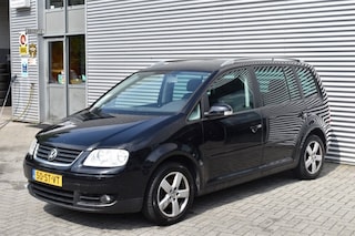 Volkswagen Touran 1.6-16V FSI OPTIVE I / MEENEEM/EXPORT PRIJS / KOPPELING DEFECT !!