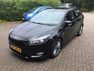 Ford Focus 1.0 ST-LINE