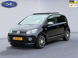 Volkswagen Up 1.0 high up! BlueMotion, panoramadak, 16 inch, navi, alle opties,NL auto met nationale auto pas