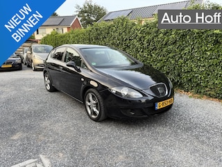 Seat Leon 1.6 Reference | Airco | Cruise Control | LMV | Elekt. Ramen | Trekhaak | Privacy Glass | APK tot 31-01-2026!
