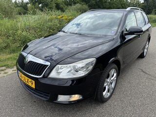 Skoda Octavia Combi 1.4 TSI Elegance Business Line Trekhaak, Vakantie klaar!!