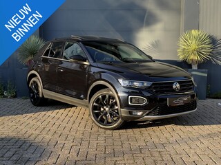 Volkswagen T-Roc 1.5 TSI Sport Virtual Pano Camera ACC Automaat