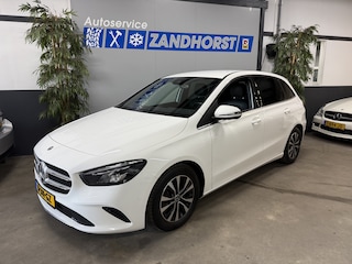 Mercedes-Benz B-klasse 200 Business Solution // autom. // Apple Carplay // Nl Auto // Trekhaak wegkl.
