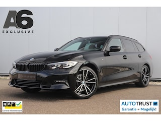 BMW 3-serie Touring 318i M Sport Shadowline Automaat 18 inch LED Half Leder Navigatie Carplay Android Sfeerverlichting Getint Glas Clima Cruise Parkeersensor