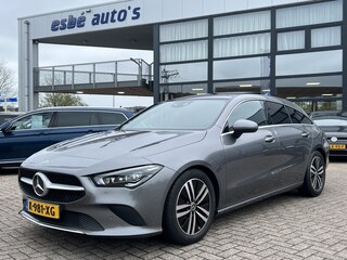 Mercedes-Benz CLA Shooting Brake 180 D 2.0 Automaat Business Solution Luxury Navigatie Trekhaak Panoramadak Elek. Stoelen Leer Stoelverwarming DAB Keyless Getint Glas  NL Auto BTW