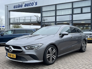 Mercedes-Benz CLA Shooting Brake 180 D 2.0 Automaat Business Solution Luxury Navigatie Trekhaak Panoramadak Elek. Stoelen Leer Stoelverwarming DAB Keyless Getint Glas  NL Auto BTW