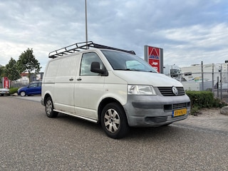 Volkswagen Transporter 1.9 TDI 300 | Elektrische ramen voor | Airco | Centrale deurvergrendeling | Imperiaal