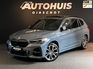 BMW X1 XDrive25e High Executive Edition M Pano/ 19”/ Camera/ Trekhaak/ Storm Bay/ HeadUp