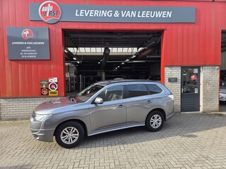 Mitsubishi Outlander 2.0 Intense LM velgen/ Airco/ Trekhaak/ Rijklaarprijs!