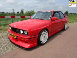 BMW 3-serie E30 circuit auto met 2.8 motor 6cilinder 220pk