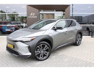 Toyota bZ4X Dynamic 71 kWh | 360 graden camera | Parkeersensoren voor en achter | Adaptive cruise control | Stoelverwarming voor | Achteruitrijcamera | Armsteun achter | Armsteun voor