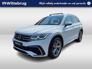 Volkswagen Tiguan 1.4 TSI eHybrid R-Line Business+ / Panoramadak / 19" LMV / IQ LED Matrix / Navi / Camera / Keyless / Alarm / Stuur en Stoelverwarming / Dode Hoek