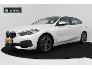 BMW 118i Executive Edition (SFEERVERLICHTING, ACHTERUITRIJCAMERA, CRUISE CONTROL, PARKEERSENSOREN, NL-AUTO)