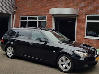 BMW 5-serie Touring 523i Aut PanoDak Leder Sportint Trekhaak Navi