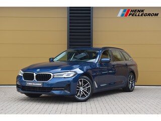 BMW 5-serie Touring 520i High Executive Edition * Comfort stoelen * Live cockpit * Grootlicht assistent * Dealer onderhouden *