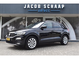 Volkswagen T-Roc 1.5 TSI Style Automaat Navigatie / Adap. Cruise / Trekhaak / PDC v+a / Camera / 17" LM