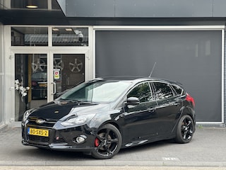 Ford Focus 1.6 EcoBoost Titanium CLIMA / CRUISE / PARK PILOT / BLUETOOTH / TREKHAAK