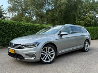 Volkswagen Passat Variant 1.4 TSI GTE Connected Series Plus Automaat | Panoramadak | Leder | Dynaudio | 360 Camera | BSD | PDC |