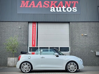 Mini Mini 2.0 / Chili / White silver / Adaptive cruise / Harman Kardon / Hud / Leder / 1st owner / UNIQUE SPEC!