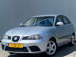 Seat Ibiza BWJ 2008 \1.4-16V 86PK Trendstyle | AIRCO | TREKHAAK | CRUISE | LICHTMETAAL | CD-SPELER |