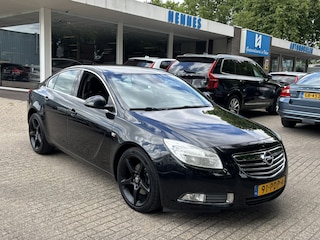 Opel Insignia 1.6T 180pk Sport