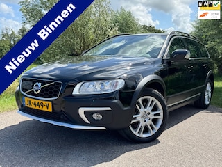 Volvo XC70 2.4 D5 Polar+ / Originele NL Auto / Automaat / Airco / Navi / Camera / Schuifdak / Elektrische Achterklep / Trekhaak /