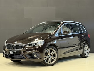 BMW 2-serie Tourer 218i Sport 7 zits | Panoramadak | Navi | PDC V+A