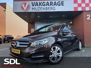 Mercedes-Benz B-klasse 180 Ambition // LED // NAVI // CLIMA // HALF LEDER // PDC // STOELVERWARMING //