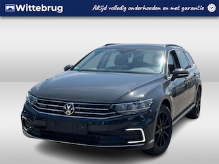 Volkswagen Passat Variant 1.4 TSI PHEV 218pk DSG GTE Business / Navigatie / Achteruitrijcamera / Stuur & Stoelverwarming / App-Connect / 17" LMV