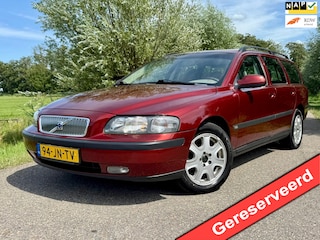 Volvo V70 2.4 T Comfort Line / !! YOUNGTIMER !! / Automaat / NL Auto / Clima-Airco / Goed en Recent Onderhouden / NAP