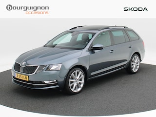 Skoda Octavia Combi 1.5 TSi 150 Pk Automaat Business Edition | Trekhaak | Panorama Dak | Adaptive Cruise | Carplay | Camera | Stoel Verwarming | Parkeersensoren | Navigatiesysteem | 18 Inch | 72.138 Km