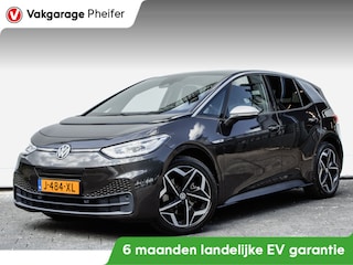 Volkswagen ID.3 First Plus 58 kWh Trekhaak/ Stoelverwarming/ Carplay/ IQ light/ DAB+/ Adapt. cruise