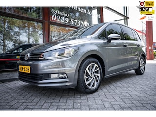 Volkswagen Touran 1.2 TSI Sound|7 persoons | Navigatie | Parkeer Camera | Cruise control | Car-Play |