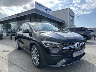 Mercedes-Benz GLA 250 e Business Solution AMG Limited trekhaak, LM velgen 19 AMG, widescreen, Hi Fi soundsysteem