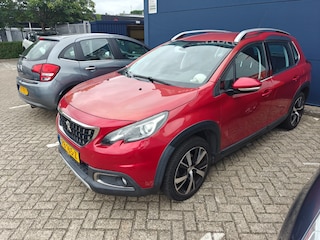 Peugeot 2008 1.2 PureTech Allure | Achterbank in delen neerklapbaar | Achteruitrijcamera | Audio installatie