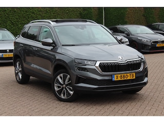 Skoda Karoq 1.5 TSI ACT Business Edition Plus / Trekhaak / Panoramadak / Navigatie / 17'' / Keyless / Virtual Cockpit / DAB / ACC / Full LED Koplampen
