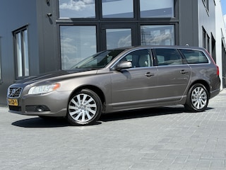 Volvo V70 1.6 T4 Limited Edition Leer | Xenon | Trekhaak | 2e eignaar | volledig onderhouden
