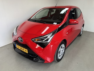 Toyota Aygo 1.0 VVT-i x-play NAP Camera Apple Carplay DAB