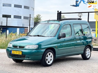 Citroën Berlingo 1.4i Multispace/panoramadak/ nieuwe radiotor