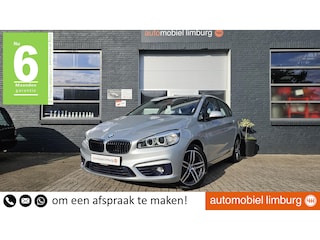 BMW 2-serie Tourer 220i Sport Line | AUTOMAAT | LED | NAVIGATIE | PDC V+A | 1e EIGENAAR | DEALER ONDERHOUDEN